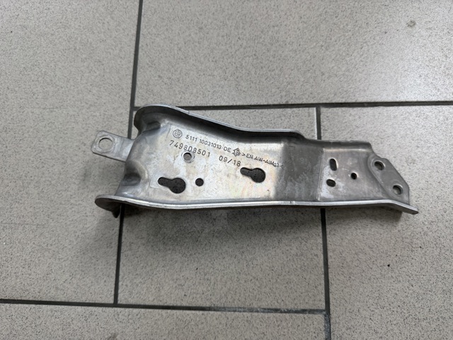 Кронштейн підсилювача переднього бампера 51117498085 BMW