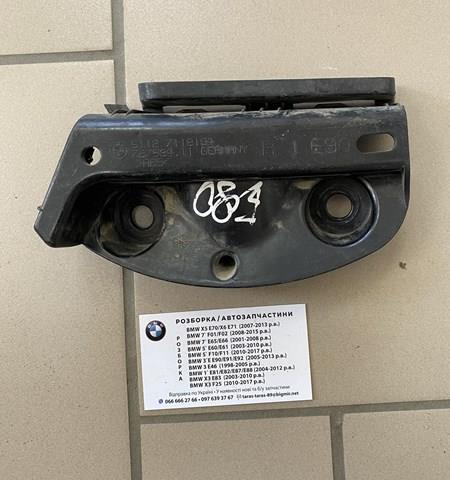 Кронштейн бампера заднього, правий 51127118194 BMW