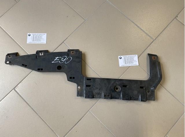 Кронштейн бампера заднього, центральний 51127163847 BMW