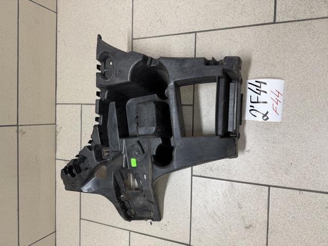 Кронштейн бампера заднього, правий 51127477436 BMW