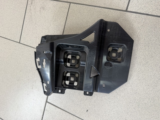 Кріплення бамера ліве 51128737093 BMW