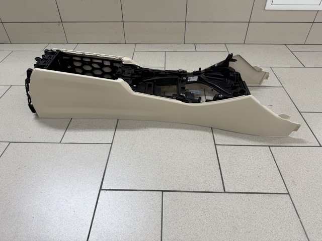 Центральна консоль торпеди 51166996833 BMW