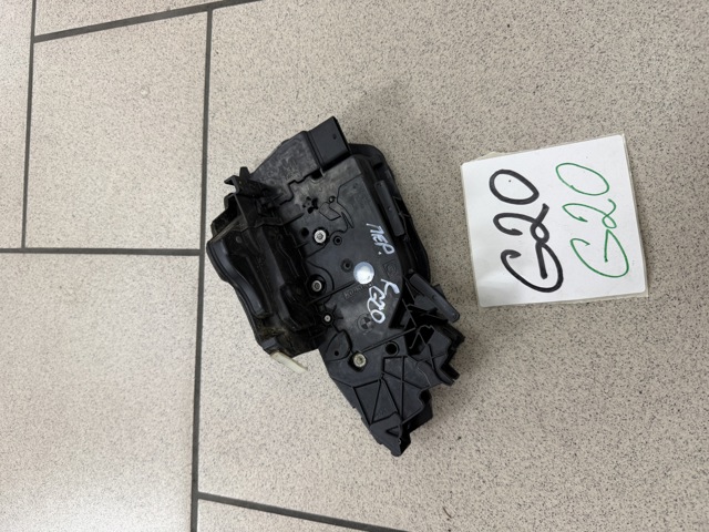 Замок двері правої передньої 51217445044 BMW