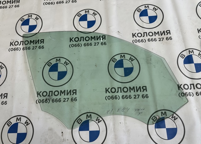 Скло передніх дверей, правих 51332990296 BMW