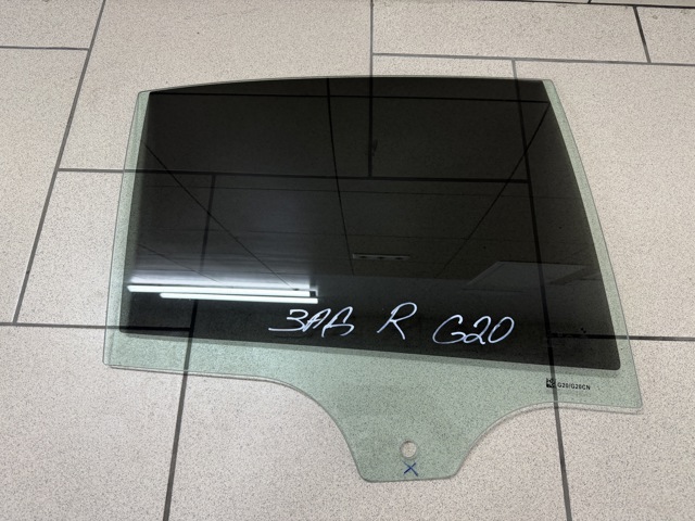 Скло задньої двері правої 51357432234 BMW