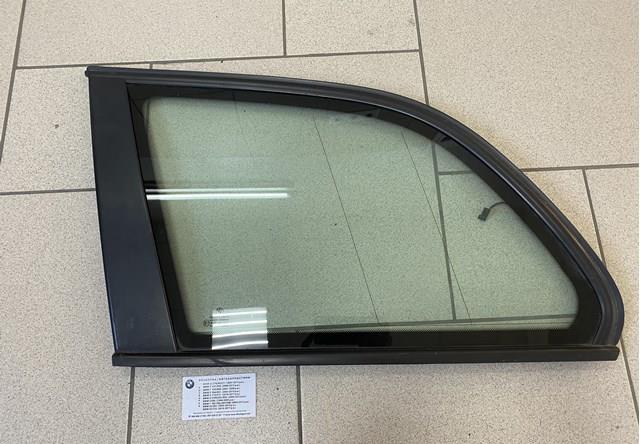 Скло багажного відсіку, ліве 51368231851 BMW
