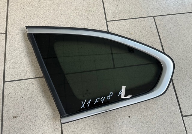 Скло багажника, ліве 51377406871 BMW