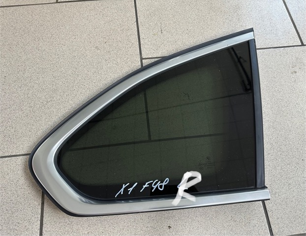 Стукло багажника, праве 51377406872 BMW