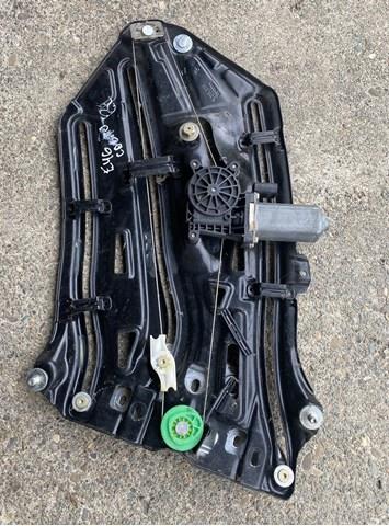 Склопідйомник задніх правих дверей 51378229594 BMW