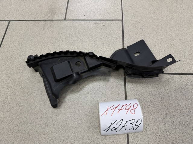Накладка ринви задня ліва 51767329401 BMW