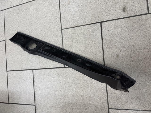 Ущільнювач арки крила 51767486826 BMW