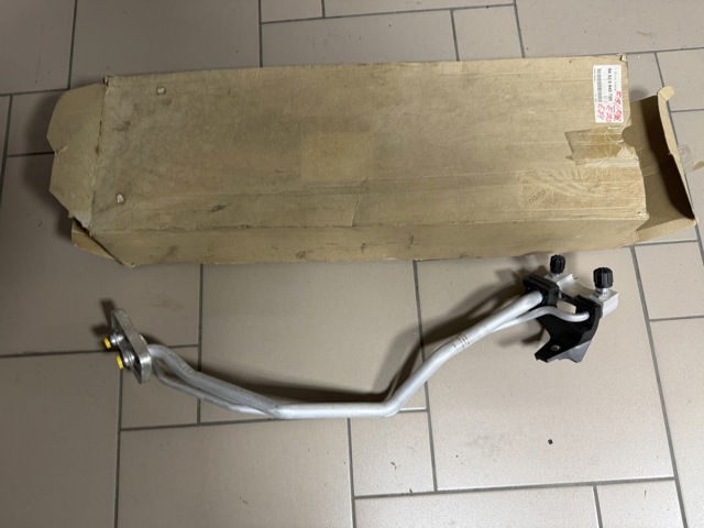 Трубопроводи 64536945725 BMW