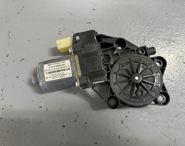 Двигун склопідіймача двері передньої, правої 67622755854 BMW