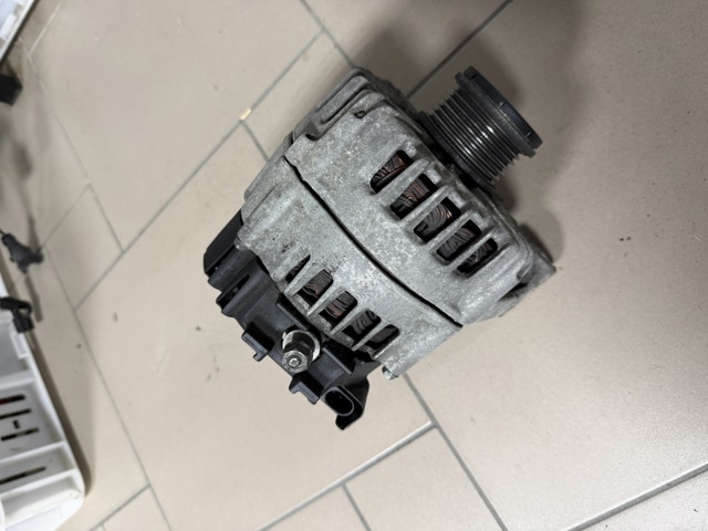 Авто генератор 8507625 BMW