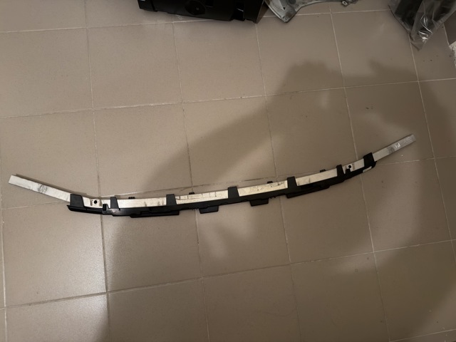 Балка бампера переднього 51117422221 BMW