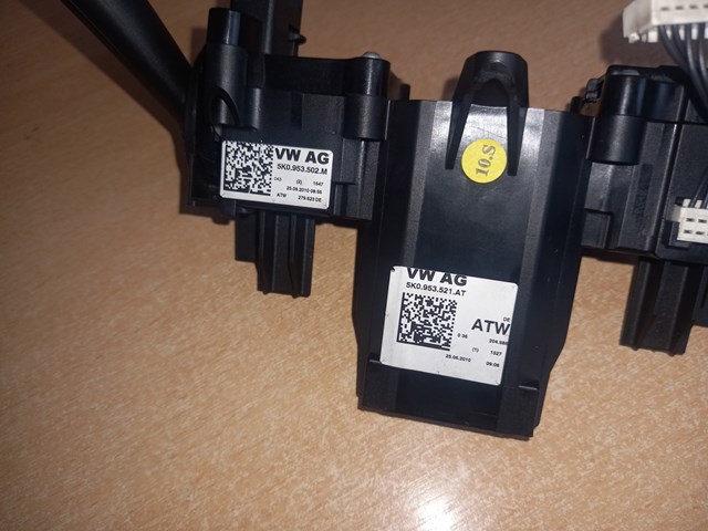 Перемикач підрульовий 5K0953502L9B9 VAG