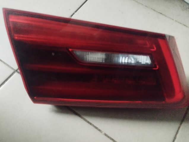 Задня ліва внутрішня фара 63217376475 BMW