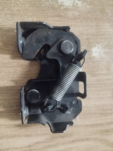 Замок капота, лівий 656014HK0A NISSAN