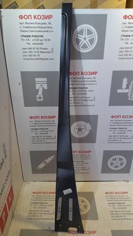 Стійка кузова передня, права 1678186980 PEUGEOT