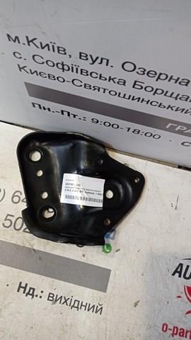 Кронштейн передньої балки 20216FL020 SUBARU