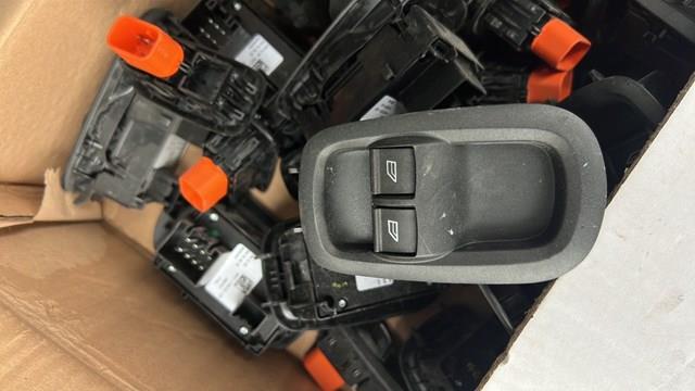 Кнопковий блок керування склопідіймачами передній лівий 2539832 FORD