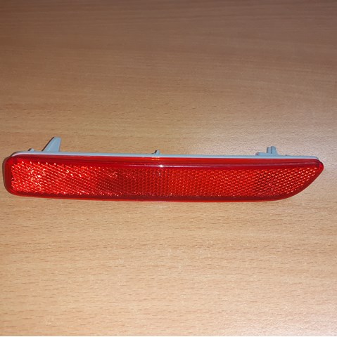 Катафот (відбивач) заднього бампера, лівий 3595079J02000 SUZUKI