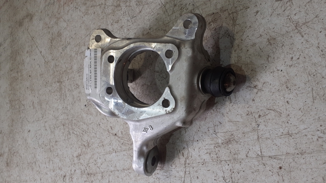Цапфа передні праві 4320142010 TOYOTA