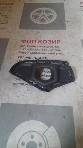 Заглушка ПТФ бампера переднього права 5203042080 TOYOTA