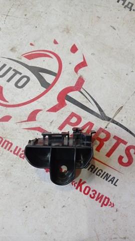 Супорт/кронштейн кріплення заднього ліхтаря, лівий 5256333050 TOYOTA