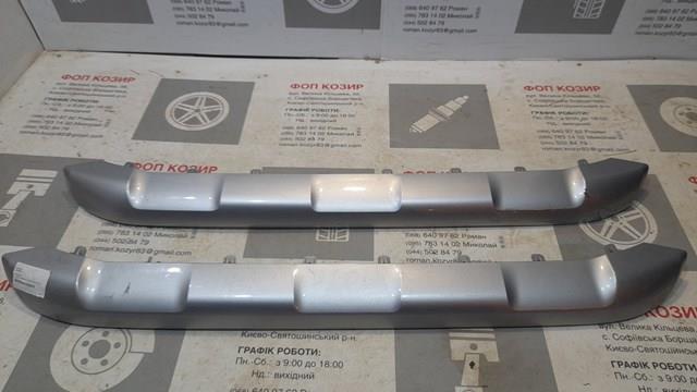 Молдинг переднього бампера, центральний 5271142140B0 TOYOTA