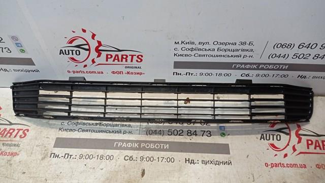 Решітка бампера нижня 5311233120 TOYOTA