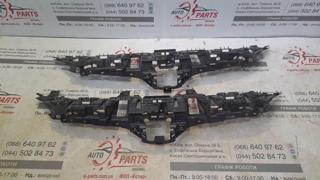 Кронштейн решітки радіатора 531150E010 TOYOTA