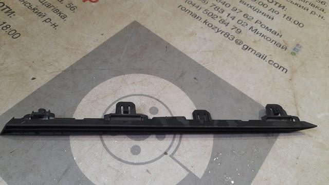 Молдинг решітки радіатора, правий 5312342020 TOYOTA