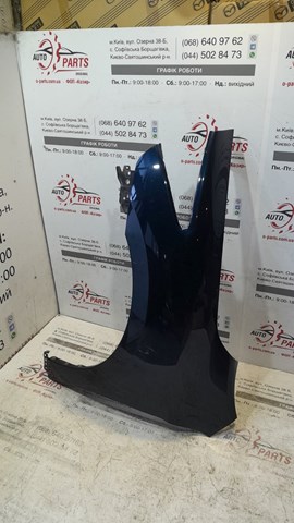 Ліве переднє крило 631013JA0B NISSAN