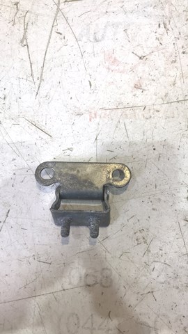 Завіса кришки багажника 6881042070 TOYOTA