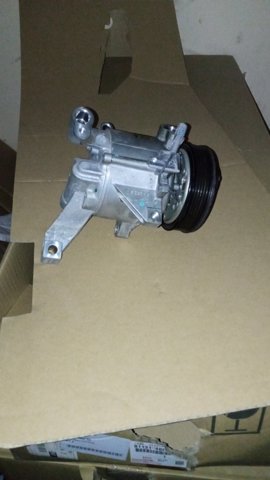 Насос кондиціонера 73111FJ041 SUBARU