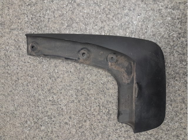 Бризговики передній, правий 766210E020 TOYOTA