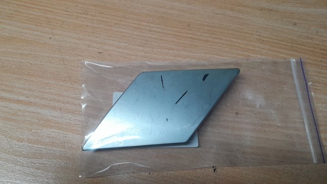 Заглушка бампера буксирувального гака, задня 850106RN0E NISSAN
