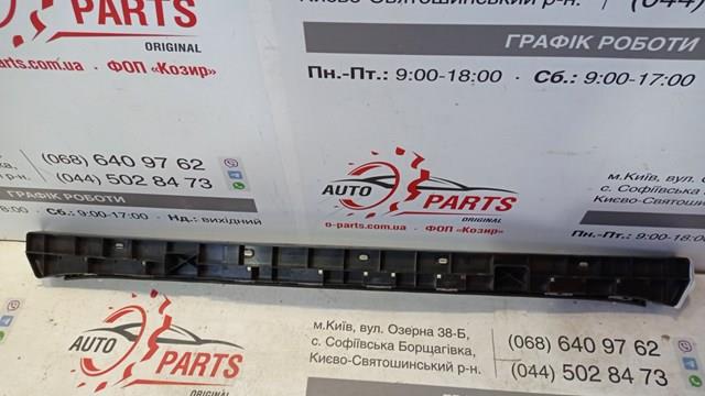 Кронштейн бампера заднього, центральний 852405DA0A NISSAN