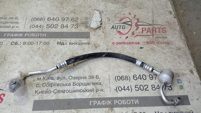 Шланг кондиціонера, від компресора до радіатора 8871142060 TOYOTA
