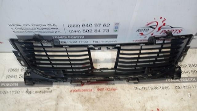 Решітка переднього бампера, центральна 98396546XT PEUGEOT