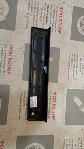 Молдинг задніх правих дверей KB7W51RC0D MAZDA