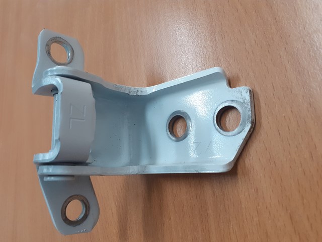 Петля задніх правих дверей KB7W72240 MAZDA