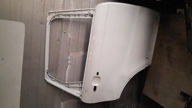 Двері задні, праві LR044228 LAND ROVER