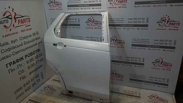 Двері пасажирські задні праві LR061284 LAND ROVER