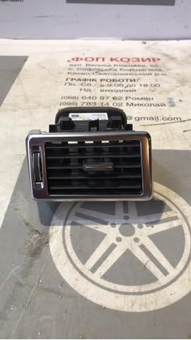 Решітка повітропровода ліва LR110280 LAND ROVER