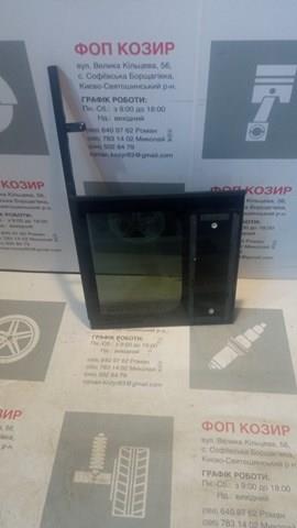 Вікно надставки дверей задніх LR146293 LAND ROVER