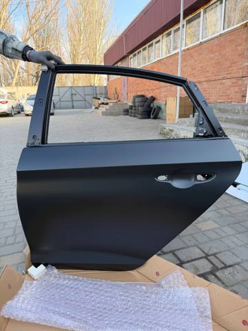 Двері пасажирськи задні ліві 77003C1000 MARKET (OEM)