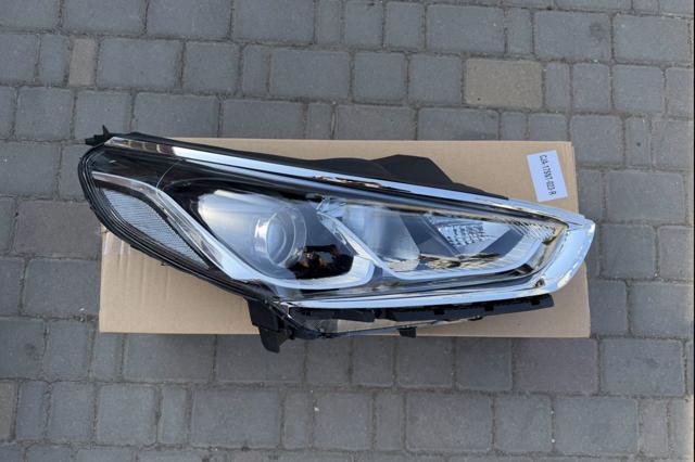 Фара ліва 92101C1500 MARKET (OEM)
