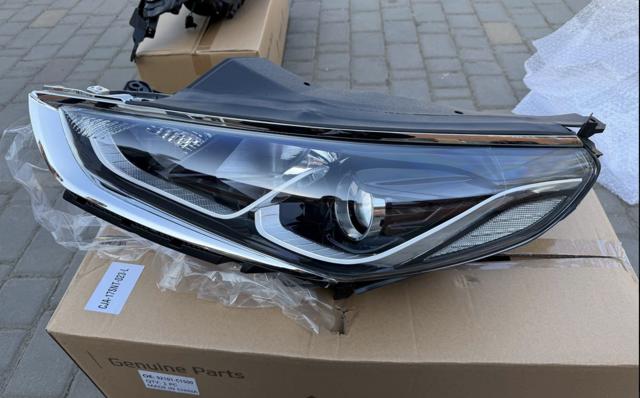 Фара ліва 92101C2500 MARKET (OEM)